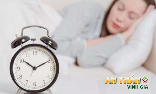  Đi ngủ đúng giờ giúp ngủ ngon giấc hơn